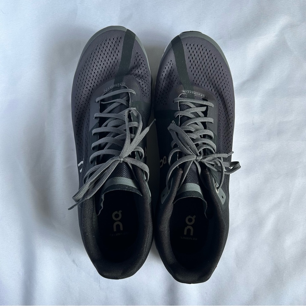 Used On Running Cloudflow in Black Asphalt